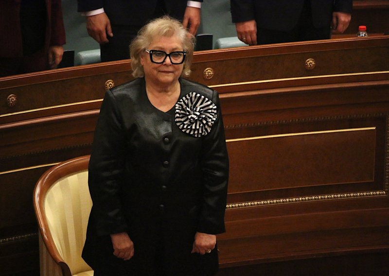 Kosovski parlament izabrao novu predsjednicu, izbjegnuti prijevremeni izbori