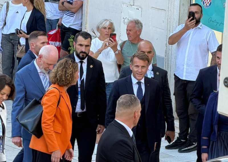 VIDEO Macron prošetao Splitom - evo što je rekao na odlasku