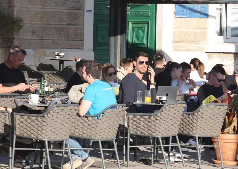 Treba li posljednji za stolom platiti što su drugi naručili? Odvjetnik je sve objasnio