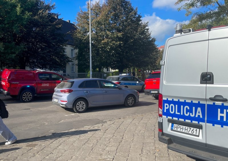 Raste broj ozlijeđenih u napadu u Poljskoj: Mladić ih izbo mačetom, u ruksaku imao bombu