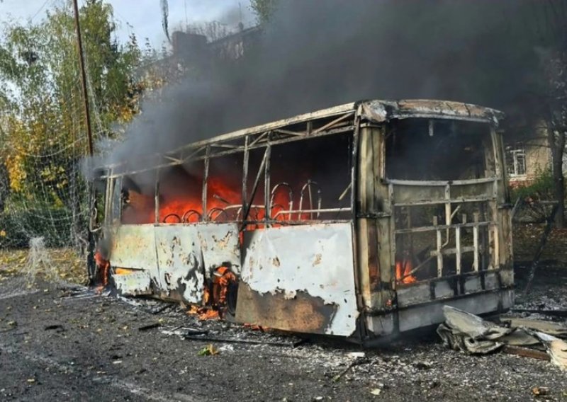 Užas u Kramatorsku: Rusi su pogodili dva busa i ubili više od 30 ljudi