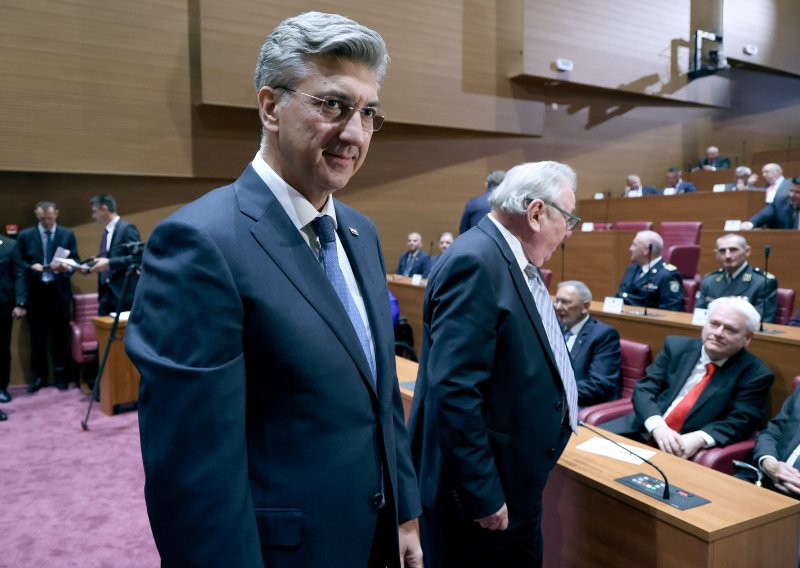 Plenković žestoko napao oporbu zbog Gospića: 'Tko želi stvoriti sliku da je cijela Lika otrovana? Samo netko jako zao'