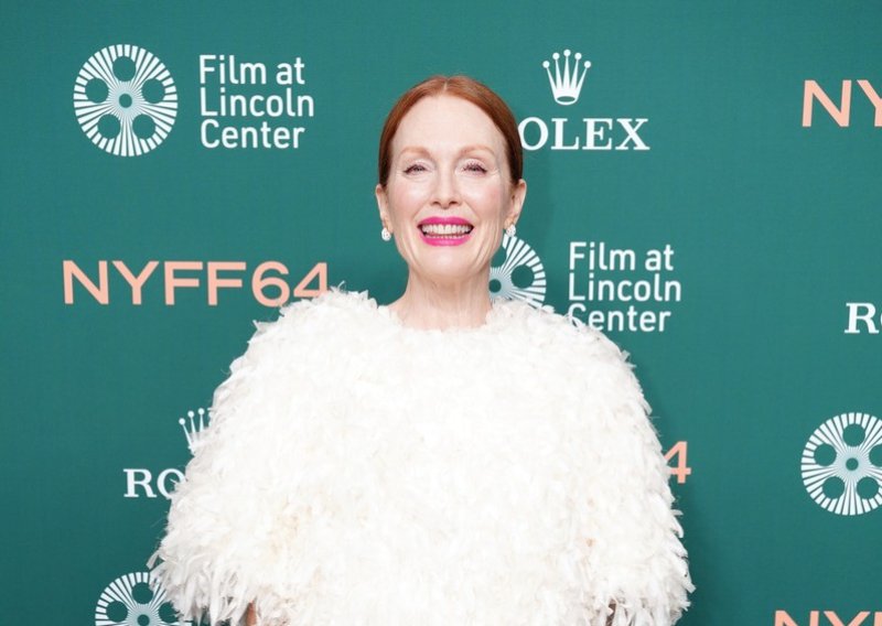 Hrabar modni iskorak slavne oskarovke: Julianne Moore u čupavom topu o kojem svi pričaju