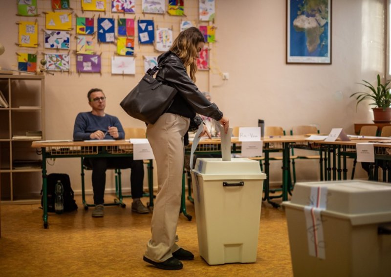 Prvi test za Babiševu vladu: Česi izlaze na lokalne i senatske izbore