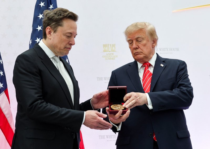 WSJ: Musk je naredio ograničenje vojne satelitske usluge Ukrajini