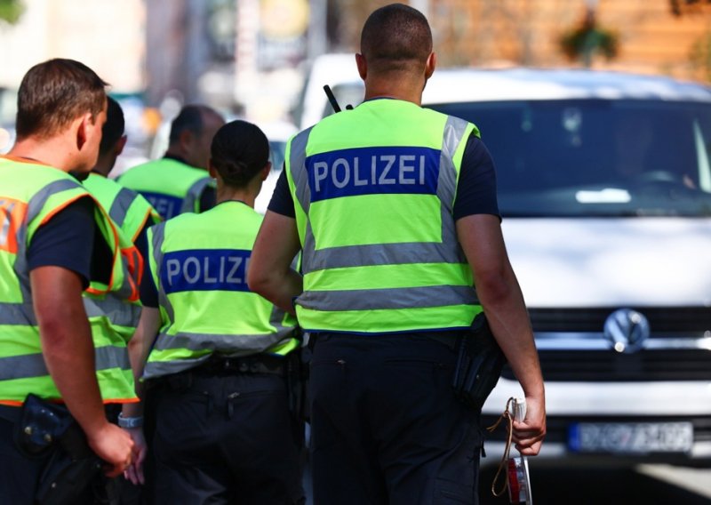 Poljska na nogama zbog prijetnji napadima: Uhićeno deset osoba, policija čuva škole