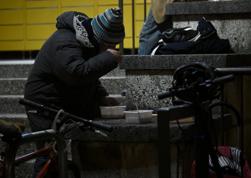 U Hrvatskoj 2000 ljudi živi na ulici, a skloništa imaju samo 450 mjesta