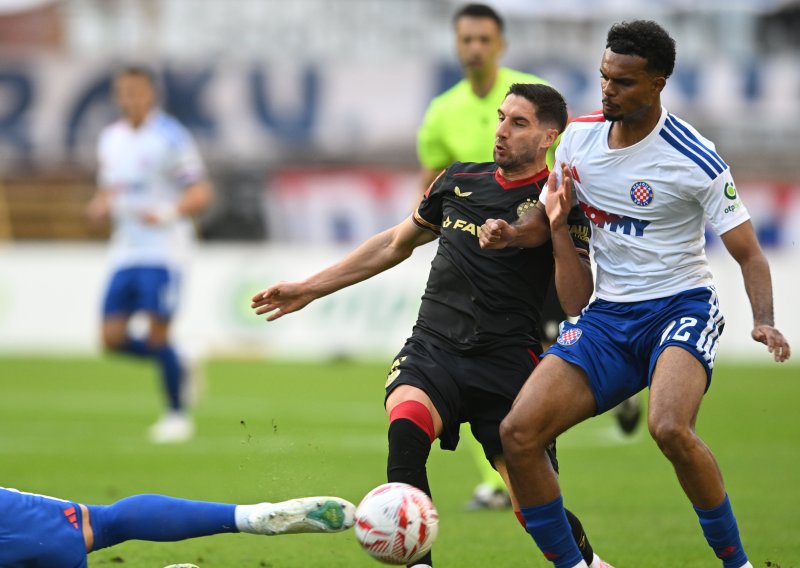Veliko slavlje Hajduka na potopljenom Poljudu; Bamba srušio Dinamo za prvo mjesto
