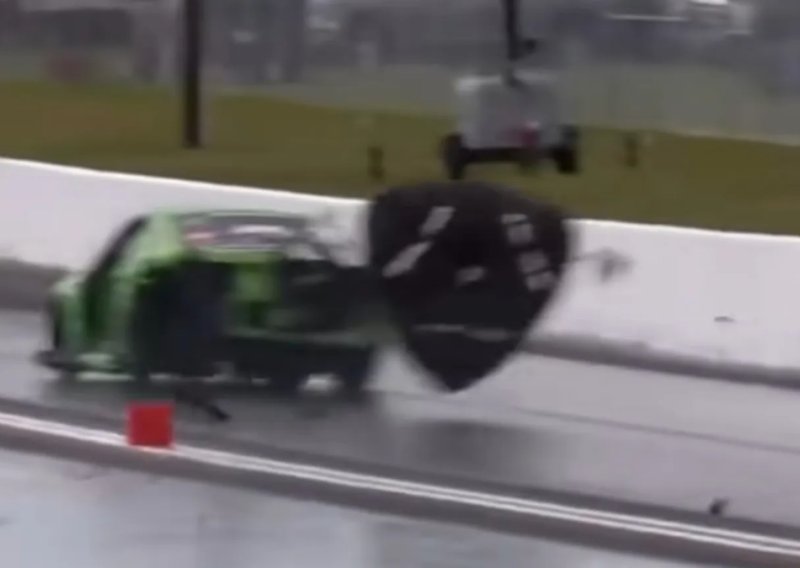 Mustang jurio više od 340 km/h kada mu se raspao stražnji dio: Nova snimka otkrila nevjerojatan detalj