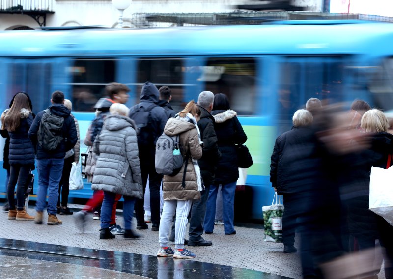 Gužve na zagrebačkim cestama: Kolone su kilometarske, oglasio se i ZET