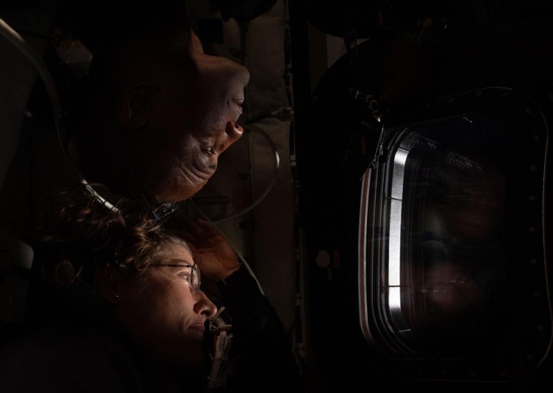NASA objavila hrpu fotografija, video zapisa i bilješki posade Artemisa II o Mjesecu