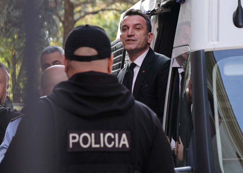 Gradonačelnik već 20 mjeseci u zatvoru, ali i dalje vodi grad: Sada se građanima javio njegov AI dvojnik