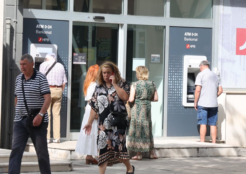 Ukida se porez na mirovine: Poznato je koliko će to donijeti umirovljenicima