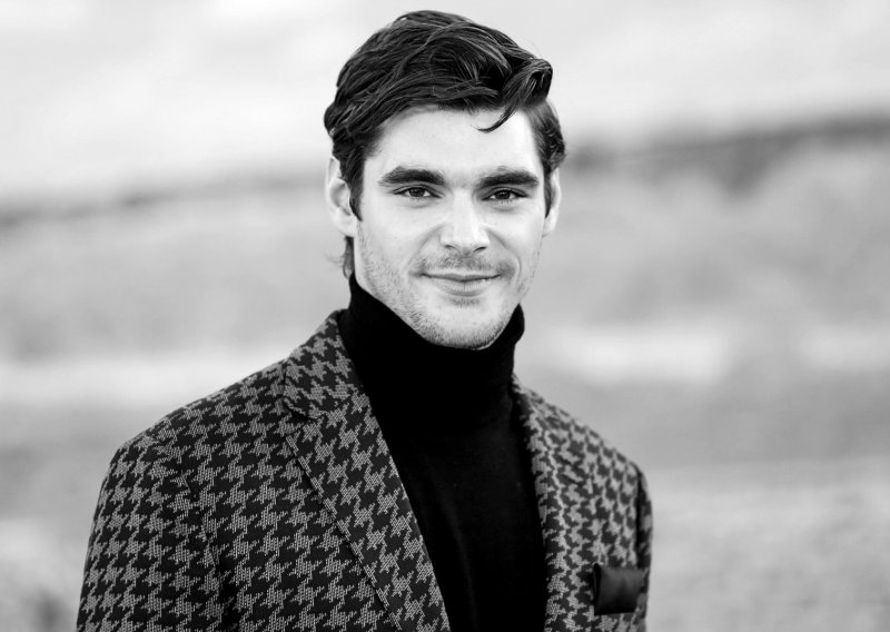 Preminuo RJ Mitte: Glumac iz kultne serije 'Breaking Bad' imao je samo 34 godine