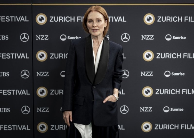 'Ovo se dogodilo!': Julianne Moore presretna zbog velikog događaja u obitelji