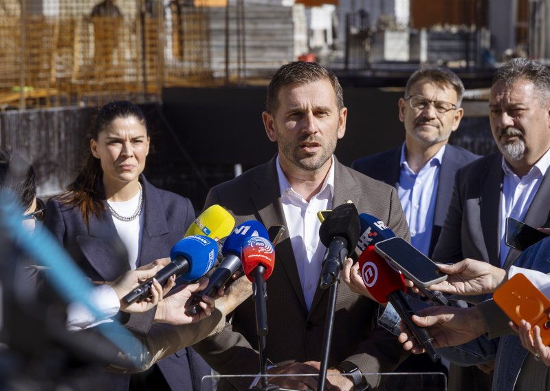 Nakon dvije noći navijačkog nasilja Šuta uputio apel uoči Hajduka i Ajaxa