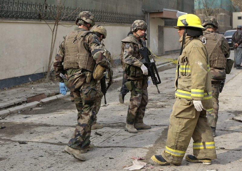 Bombaši samoubojice napali američku bazu u Afganistanu