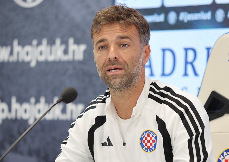 Trener Hajduka se obraća javnosti uoči utakmice s Ajaxom
