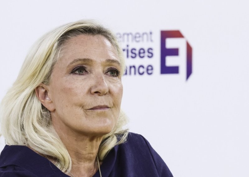 Marine Le Pen želi zaustaviti dogovor o 1,8 bilijuna eura: 'Bio bi to demokratski skandal'