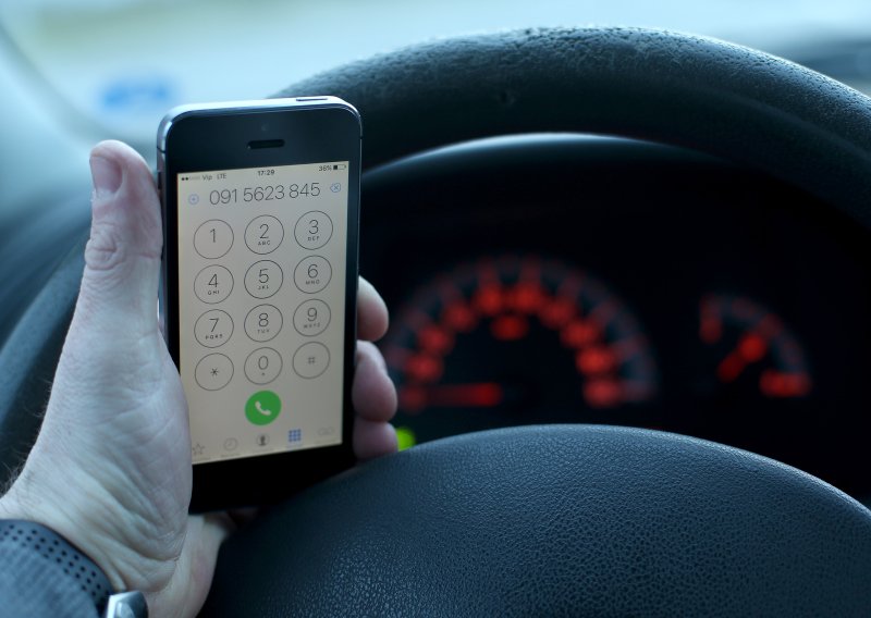 Držite fokus: Evo koliko metara auto prođe za samo sekundu nepažnje na cesti