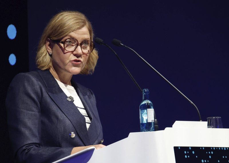 EU propitkuje učinkovitost AI Acta: 'Moramo postaviti nove granice'