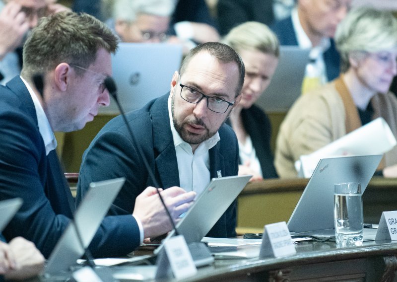Jelić upitao Tomaševića: 'Hoćete li pokrenuti iseljenje najvećeg živućeg kvislinga iz gradske imovine?'