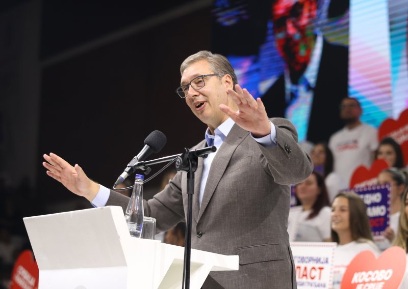Vučić izgubio izbore, a sada odlaze i šefovi javnih televizija: Novi val ostavki u Srbiji