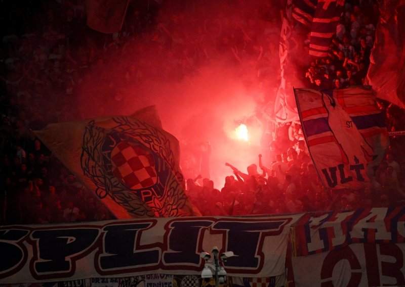 Bakljada Torcide dovela Hajduk u velike probleme; pogledajte Poljud u dimu