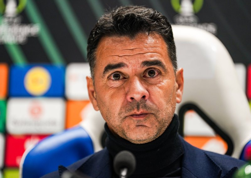 Legende Ajaxa nakon debakla protiv Hajduka otvoreno progovorile o treneru: 'Nama je neugodno ovo slušati'