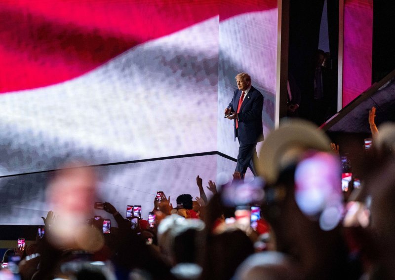 Trump u kampanji za Kongres: Pomaže republikancima ili prije svega sebi?
