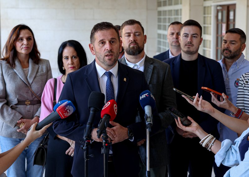 Šuta osudio nacističke ispade Torcide: 'Mene je bilo sram'