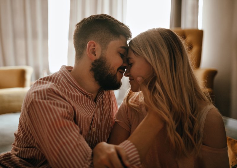 Ljubav bez strasti za njih nema smisla: Evo što znači imati Veneru u vatrenom znaku