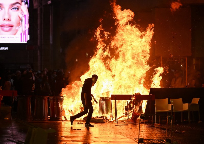 FOTO Europa gori: Prosvjedi i sukobi s policijom u pet država, u Francuskoj 1200 uhićenih