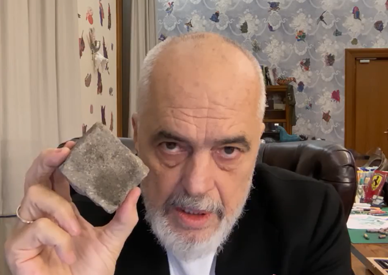 Edi Rama ispalio: 'Našli smo dron s eksplozivom! Meta je bila zgrada Vlade!'
