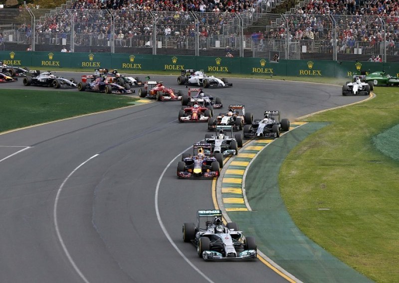 Rosbergu pobjeda, Hamiltonu 'nula', debitant sve iznenadio!