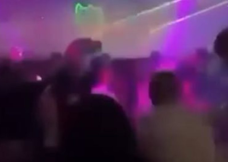 Netko je bacio suzavac u noćni klub u BiH: Izbio je stampedo, ljudi padali u nesvijest
