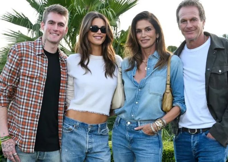 Cindy Crawford prvi put progovorila o gubitku sina: Riječi koje je objavila slamaju srca