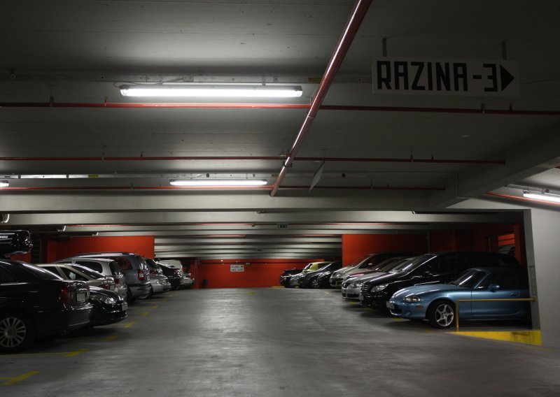 Vlasnicima luksuznih automobila poručili da ih ne parkiraju u garaži: Krivac je dio koji nitko ne bi očekivao