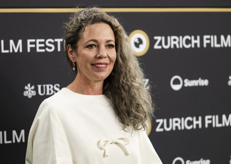 Bez skrivanja sijedih: Olivia Colman pokazala da je prirodna ljepota uvijek u modi