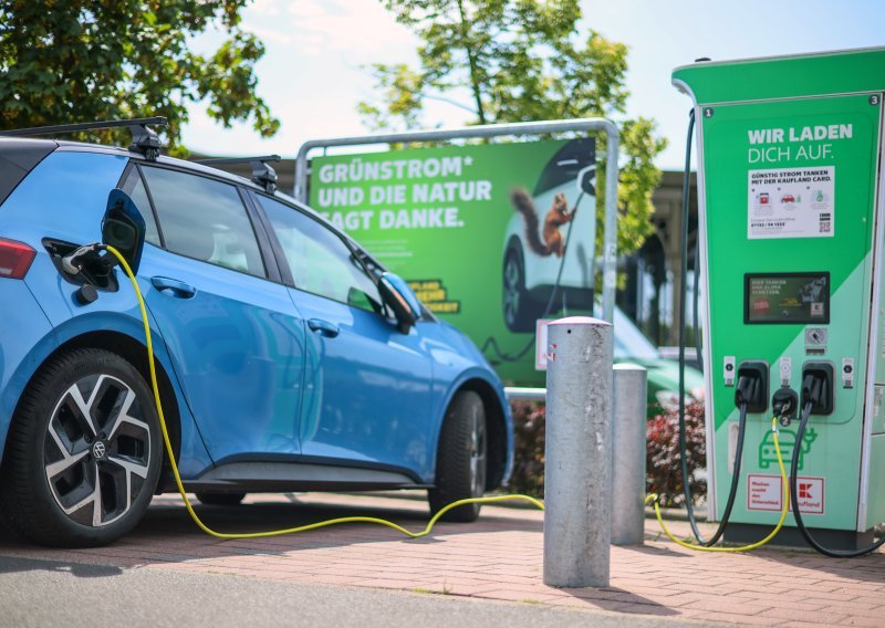 Nova tehnologija mogla bi znatno produžiti život električnih automobila
