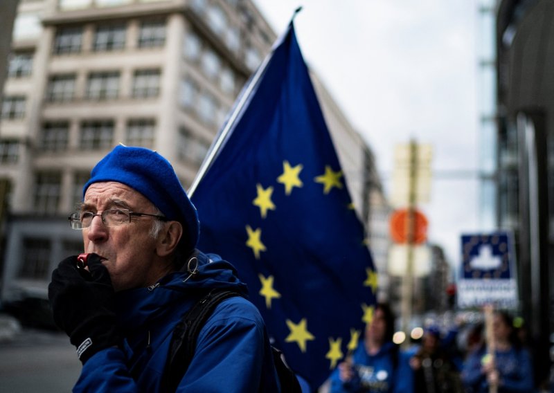 Stiže politička oluja bez presedana: Europi prijeti potpuna paraliza