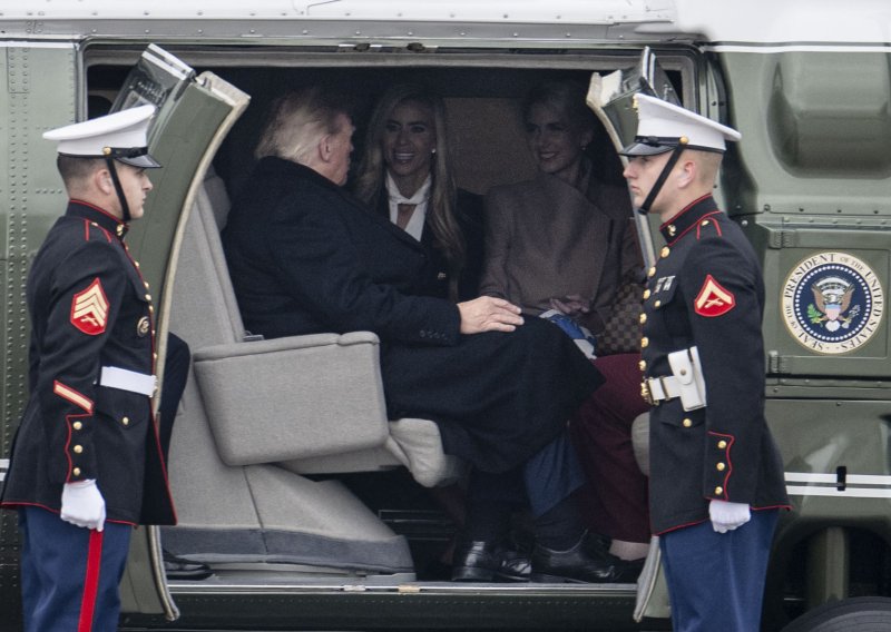 Ova fotografija razotkriva sav kaos u Bijeloj kući: Trumpov balon puca