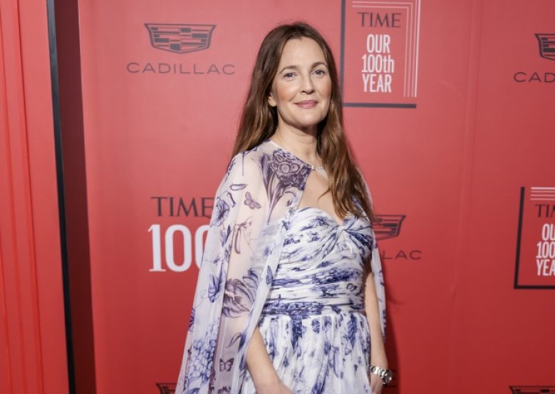 Drew Barrymore rasplakala se pred kamerama: 'Ne znam kako to učiniti, a još nisam spremna'