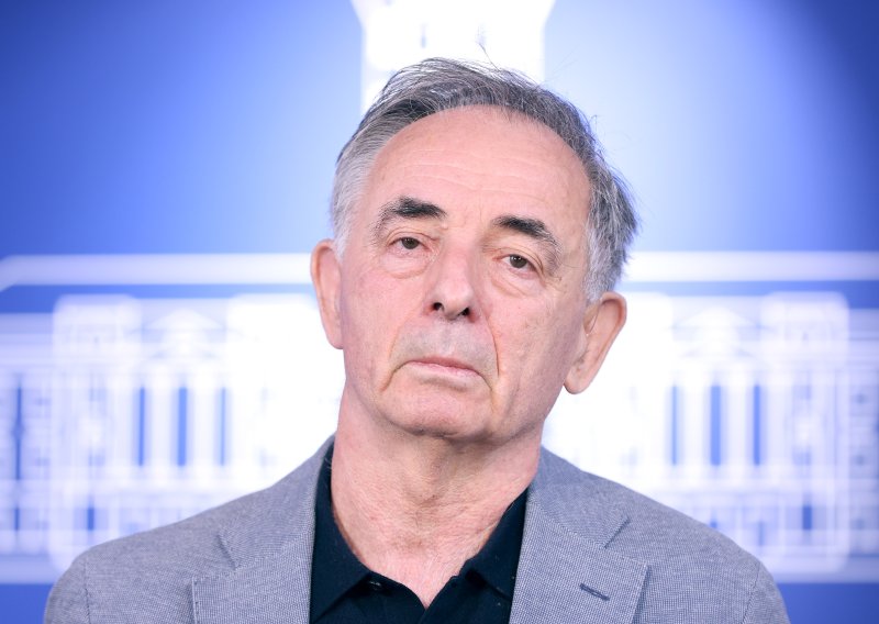 Pupovac žestoko uzvratio Penavi: 'Cima lanac na koji je privezan'