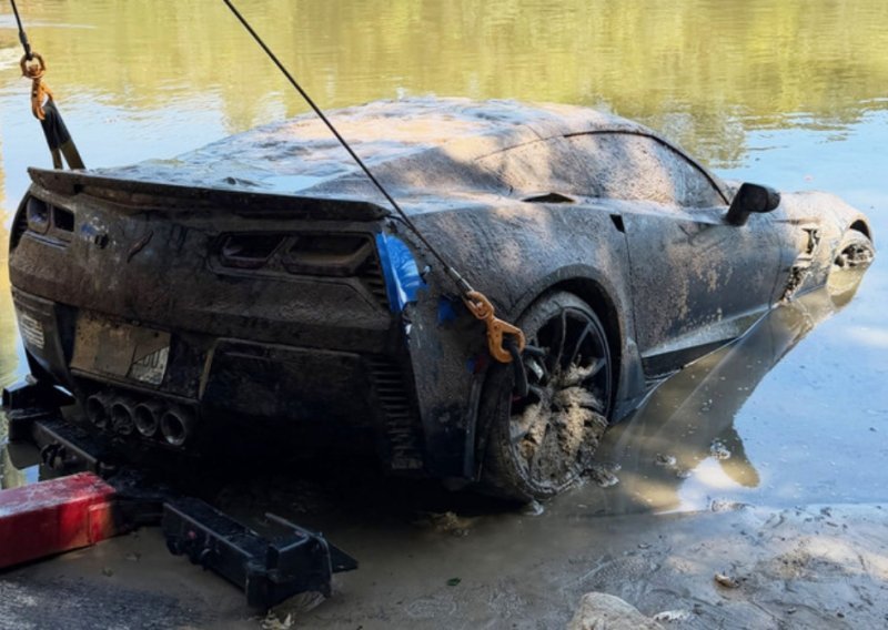 Skupocjeni sportski automobil nestao je prije gotovo šest godina: Kad su ga pronašli na nevjerojatnom mjestu, uslijedio je šok