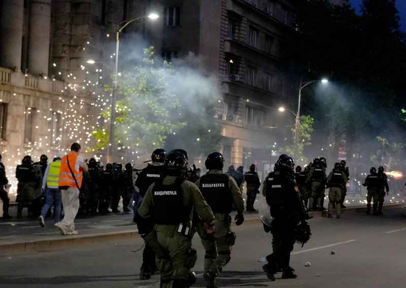 Velika policijska akcija uoči izbora u Srbiji: Sumnjaju da je planiran kaos u Beogradu