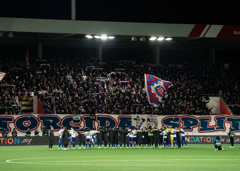 Pogledajte kako su igrači Hajduka i Torcida proslavili veliku europsku pobjedu