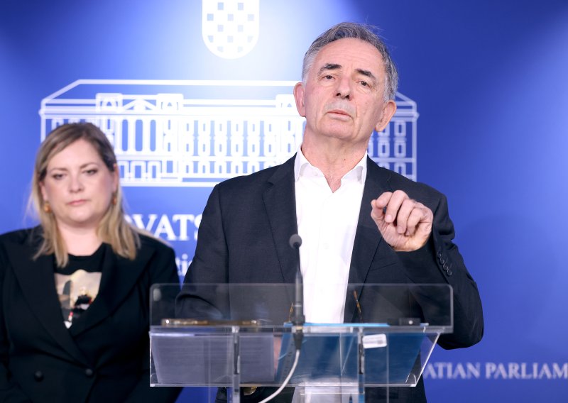 SDSS preskočio glasanje o opozivu Vlade: 'Bili smo dekoncentrirani!'