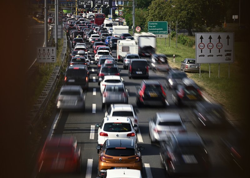 Kolaps na autocesti prema Zagrebu: Zbog nesreće nastala kolona od sedam kilometara