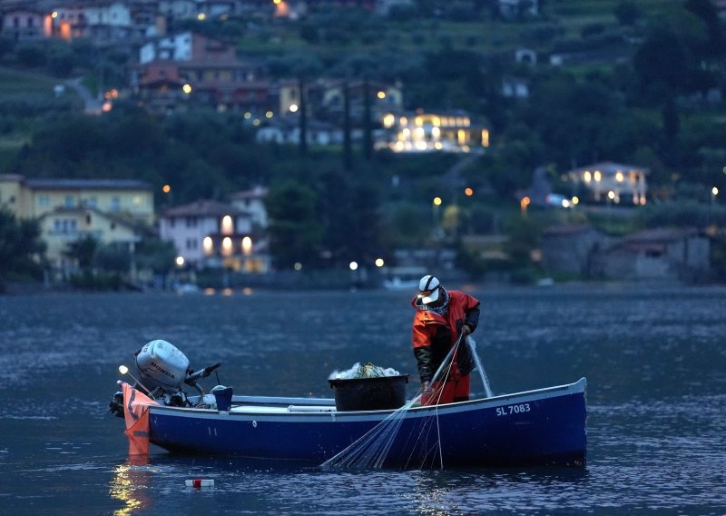Visoke cijene goriva izazvale val prosvjeda u Italiji: Nakon kamiondžija ustali i ribari